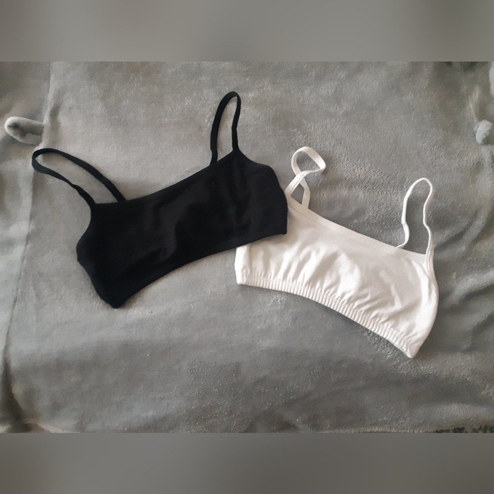 2x tank bras.